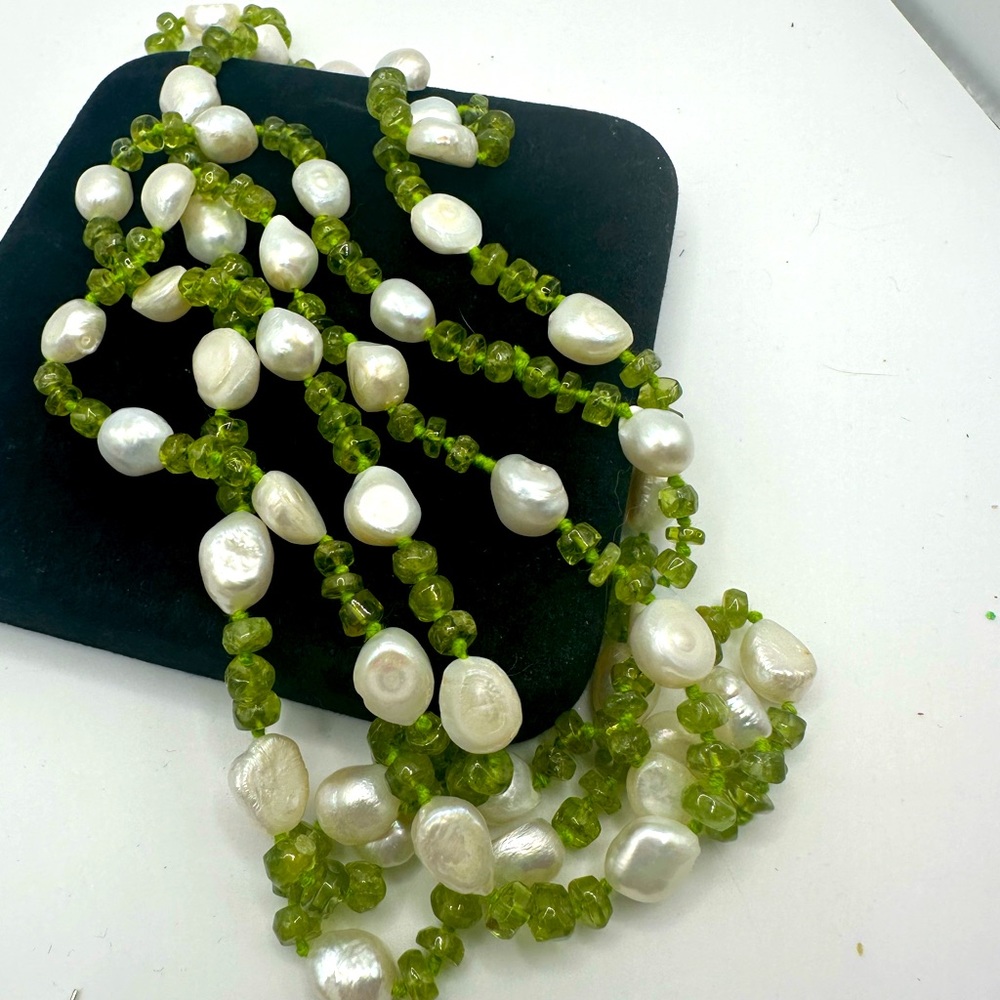 Natural peridot and pearl necklace - statement piece